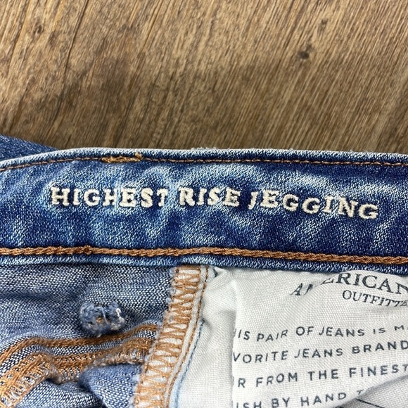 American Eagle Women’s Distressed Highest Rise Jegging, size 4 - Picture 4 of 13